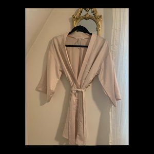 Flora Nikrooz Kimono Robe (NWOT)